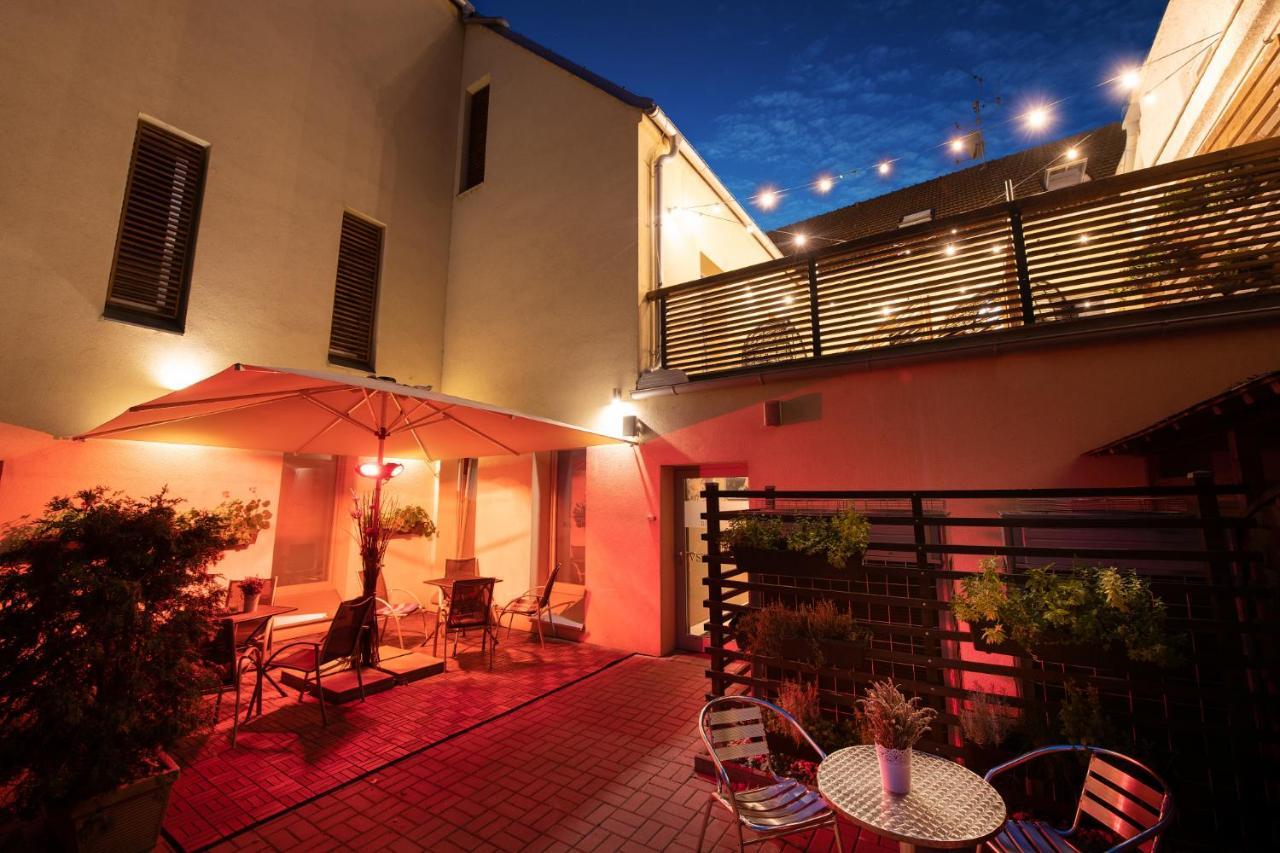 Wine & Wellness Hotel Besedni Dum วาลติตซา ภายนอก รูปภาพ